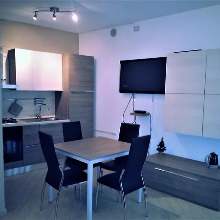Suite Home Gavirate Διαμέρισμα