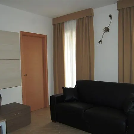 Suite Home Gavirate Διαμέρισμα